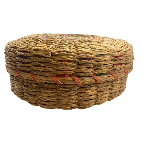 Vintage Woven Natural Straw Basket With Lid - Picture 4 of 5